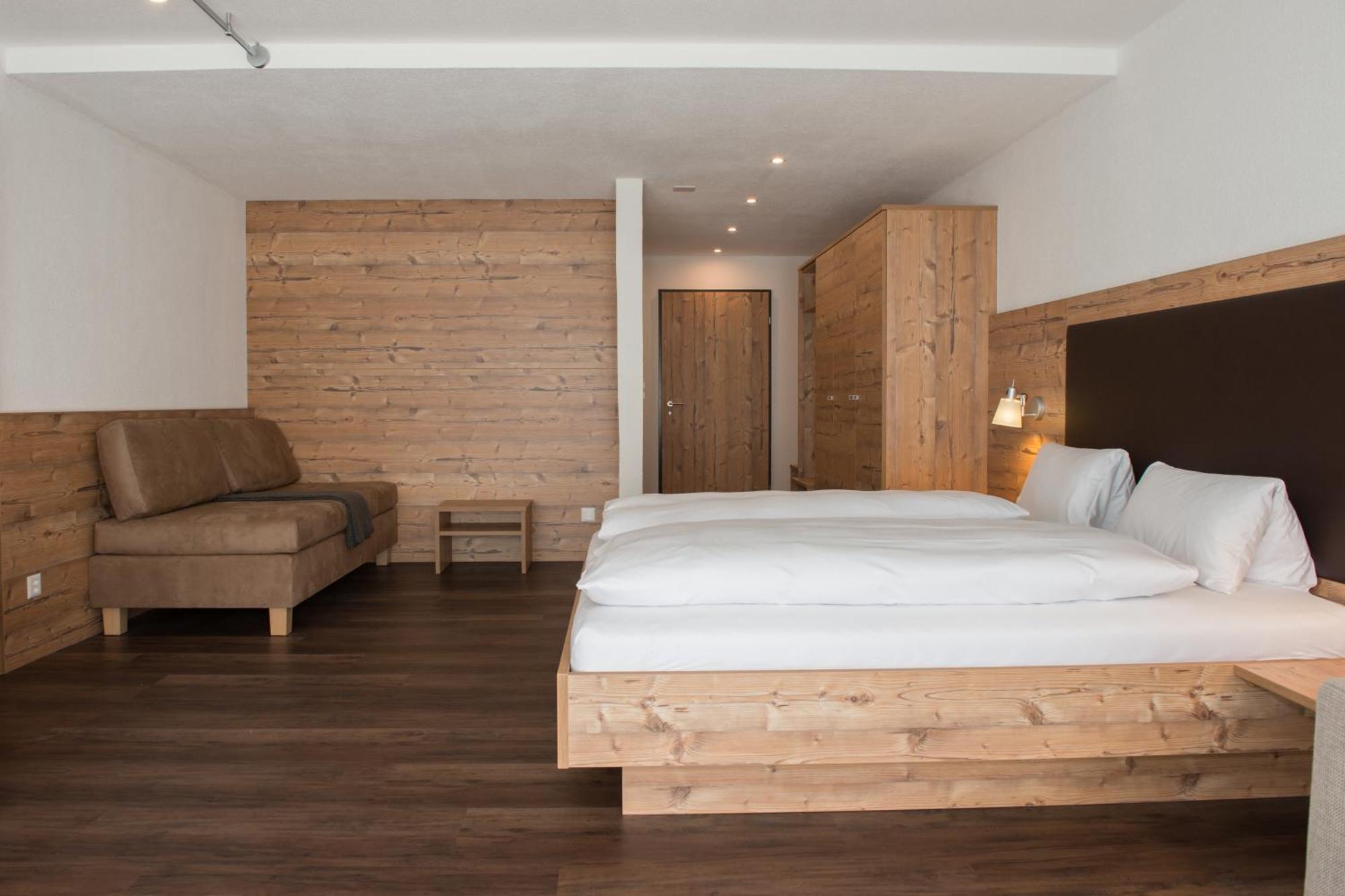 Tulai - Fam. Carl Apartahotel 3*